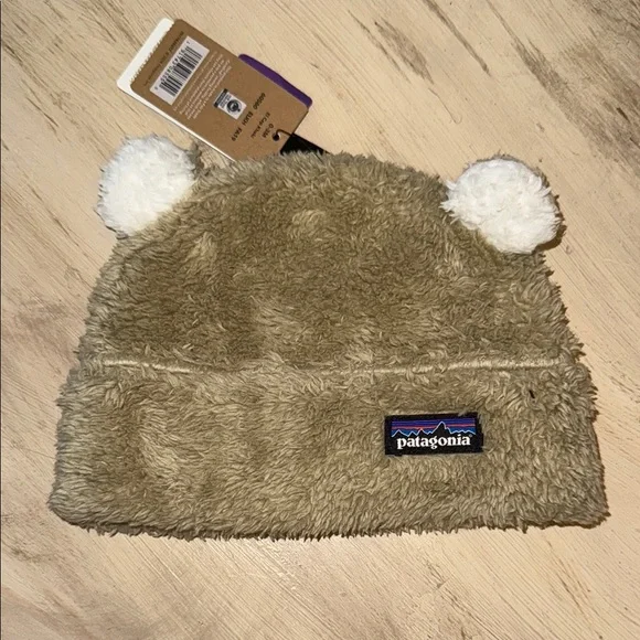 Patagonia Tan Knit Beanie with Pom Patagonia Wool Pom Beanie Horizon Knit Hot Ember/Tan  main image 2